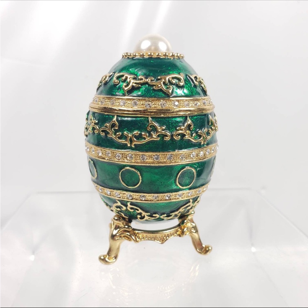 Excellent Condition! Vintage Crystal green gold egg. 3” high.